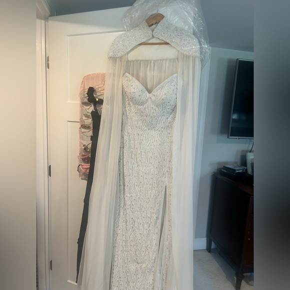 CROSS POSTED Custom Sherri Hill gown - Picture 3 of 17